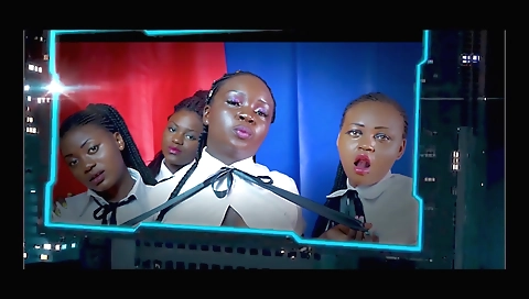 Smoking hot feet with wordst extra risk round fragrant