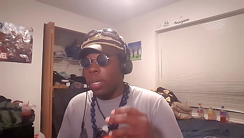 Smoking hot chick with a sexy body