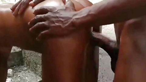 Maria, alex throttle gabi aloting on the beach