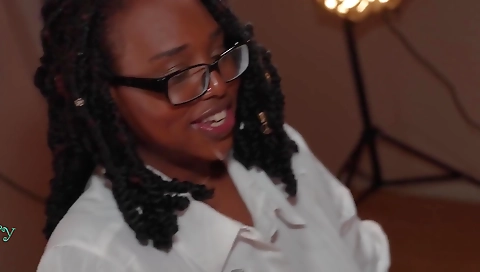 Ebony girl with a sexy body getting her pussy licked