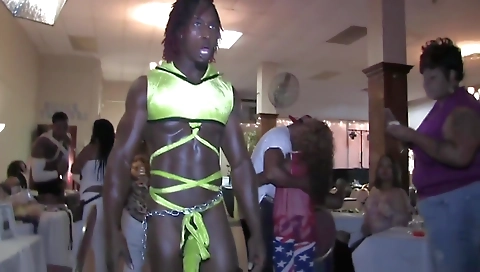 Married girl with huge tits and a ponytail brock