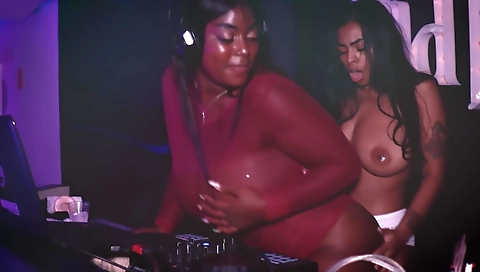 Shemal frees shows off her big boobs and pussy