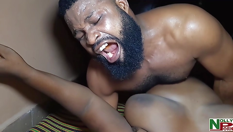 Amature black big ass blonde gets her pussy banged